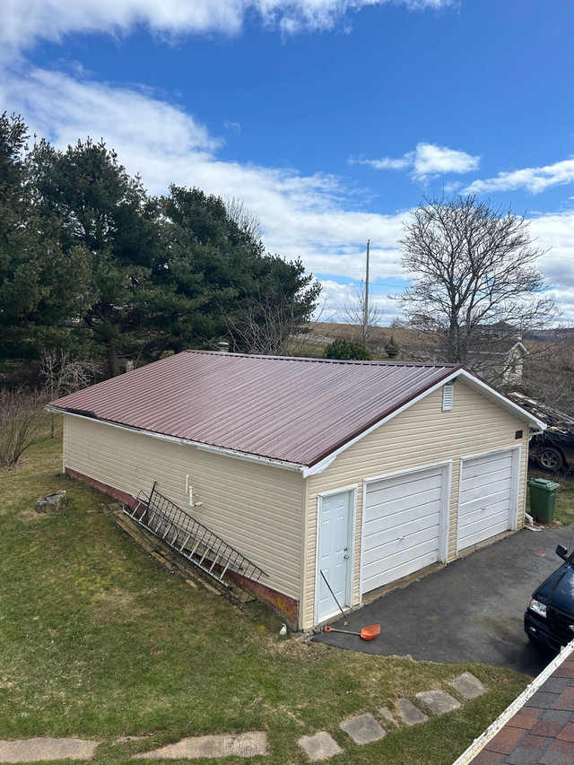 Metal roof services  in Roofing in Annapolis Valley - Image 2