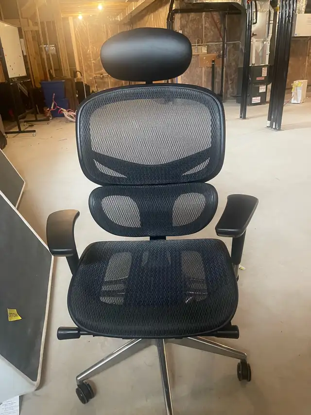 ErgoMax Mesh Office Chair w/ Headrest – Like New ($499 Retail) in Chairs & Recliners in Kingston - Image 5