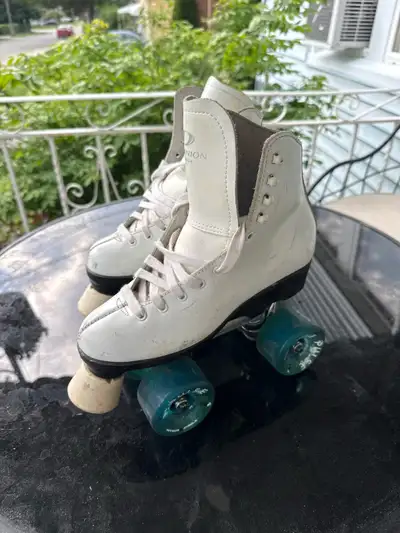 VINTAGE DOMINION CANADA ROLLER SKATES SIZE 5, View more