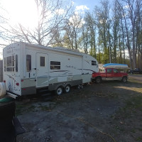 2007 Outback 28ft fifth wheel trailer