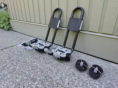 Yakima Hullraiser vehicle roof rack for Kayaks