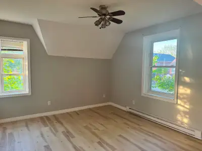 Cobourg - Walk to the Beach. Newly renovated - new floors, carpet, paint, etc. Oversized one bedroom...
