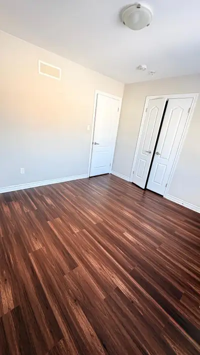 **Private Room for Rent – Ideal for 2 Girls or a Couple | Summerside Area** A clean, spacious privat...