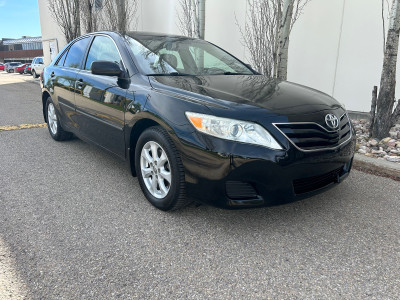 2010 Toyota Camry LE, leather, sunroof, low kms! 
