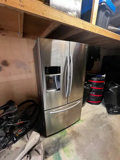 Selling Samsung fridge, everything works perfectly! Water and ice maker is perfect. Recently moved i...