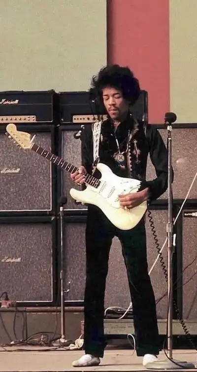 Really nice 1969 Fender Custom Shop Stratocaster made in 2004 with real Abby Yabarra initialled pick...