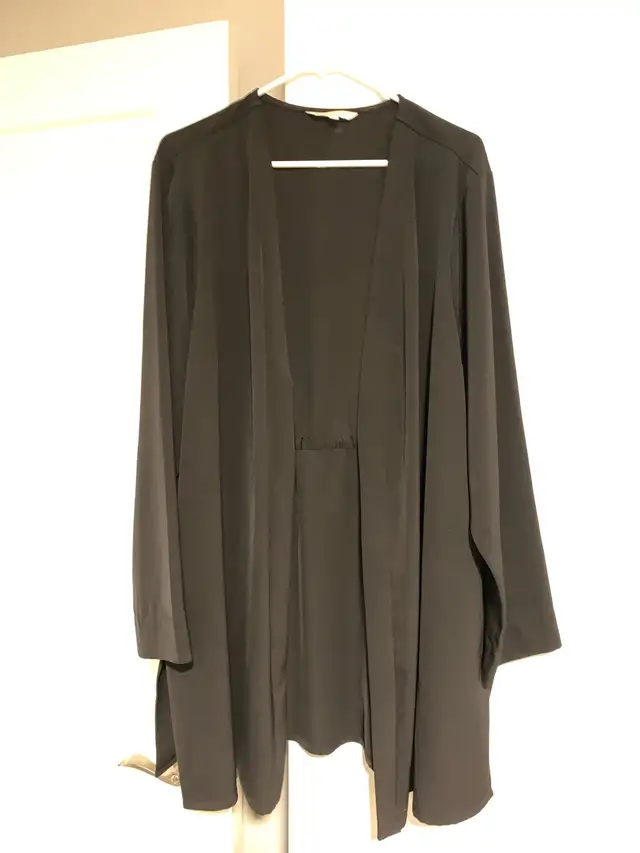 Women’s business cardigan in Women's - Tops & Outerwear in Oshawa / Durham Region - Image 2