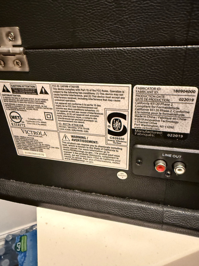 VICTROLA BLUETOOTH 4 IN 1  RECORD PLAYER in General Electronics in Brantford - Image 4