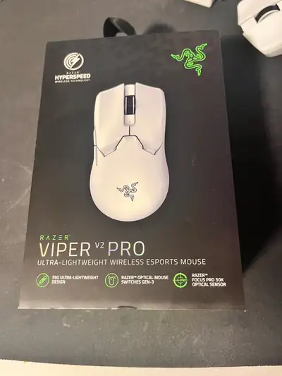 Razer Viper V2 Pro White - Mouse - Cable - Dongle - Original Box It has all the original components...