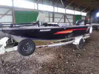 Starcraft 18 foot Fishing Boat, 115hp Yamaha and Trailer
