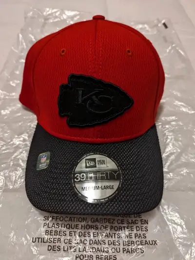 Rare/discontinued KC Chiefs flex hat size medium-large. Brand new and never worn with all tags. Aski...