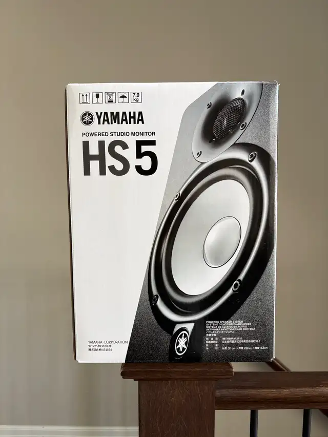 Yamaha HS5 Studio Monitor in Pro Audio & Recording Equipment in London - Image 3