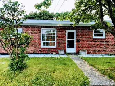 I am offering a lovely 3 bedroom 2 bathroom rental property near the YMCA. The property has a functi...