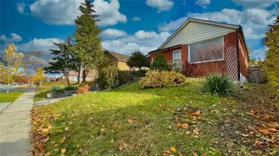 House for rent in Etobicoke (Islington/Elmhurst)