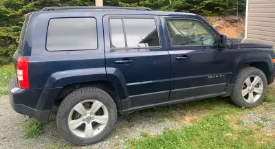 2015 Jeep Patriot 4x4. Priced to be sold quickly and as is. Purchased vehicle in December. Had new b...