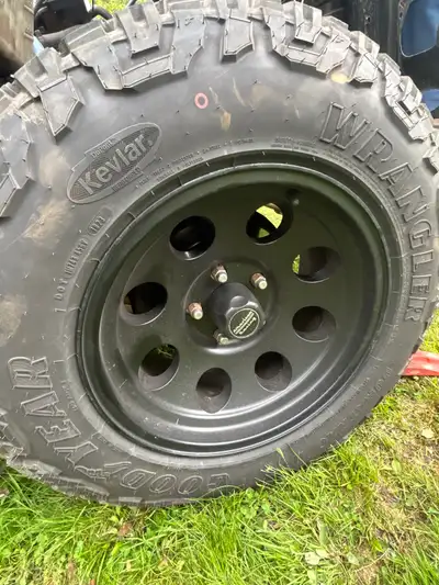 NEW WHEEL & TIRE PACKAGE (600KM) Wheels- American Racing Baja 5x5 Bolt Pattern. 17x9 83.06CB, No cur...