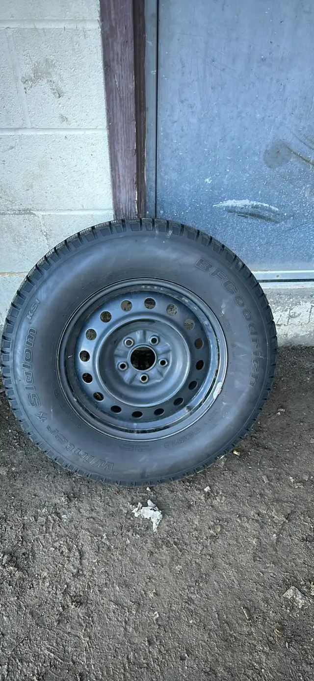 235/70 R16 - 5X114.3 in Tires & Rims in Oshawa / Durham Region - Image 4