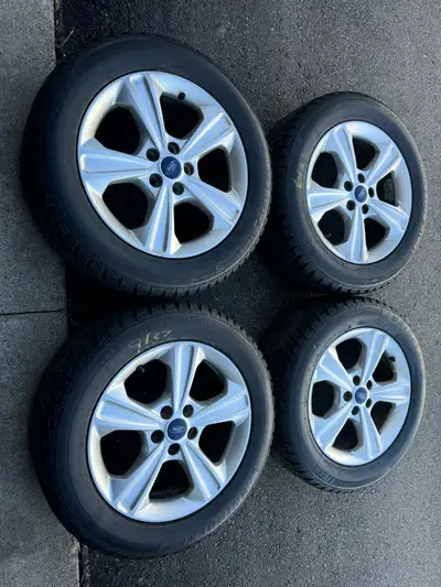 Came off of Ford Escape it can also fit with Ford Bronco,Ford Edge,Ford Fussion and most SUV’s with...