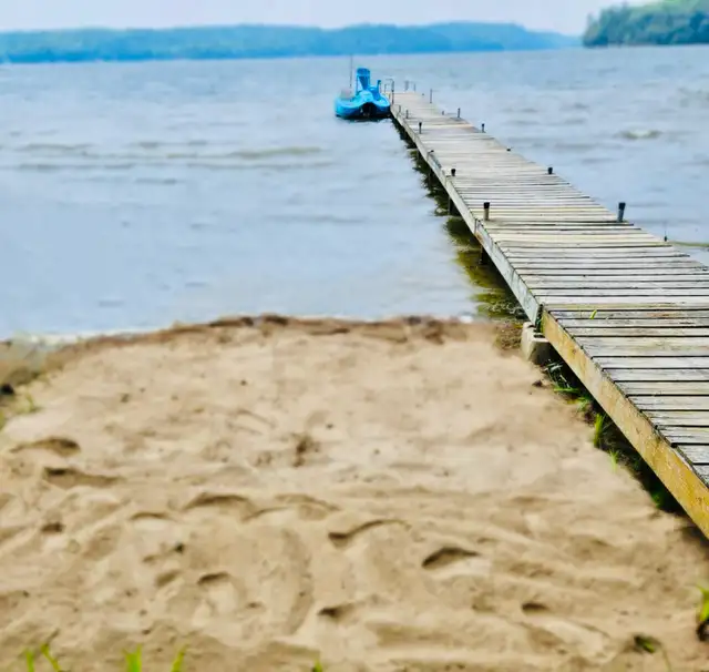Beautiful Waterfront Muskoka Cottage for Rent in Ontario in Canada - Image 8