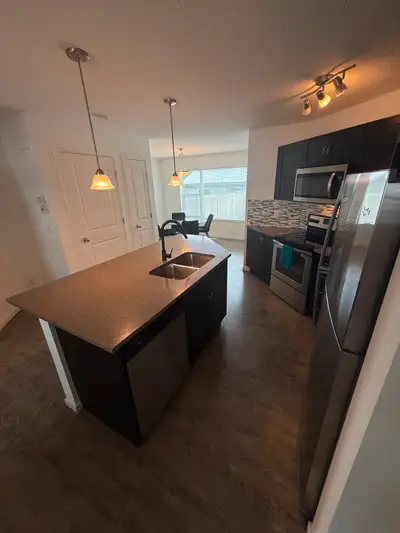 2 bedroom, 2.5 bathroom townhouse with double garage