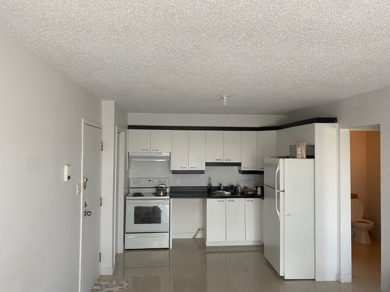 Appartement à louer 3 1/2 Grand 900; inclus. Locations