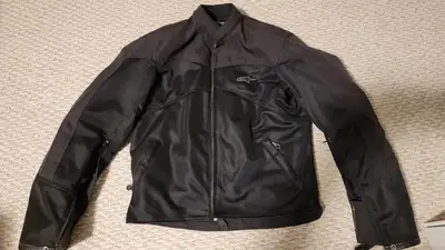 Selling lightly used, medium-sized classic sport Alpinestars black textile motorcycle jacket in exce...