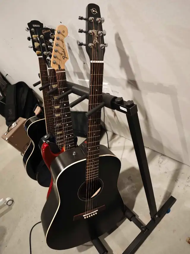 Seagul S6 faded black used in Guitars in Edmonton - Image 2