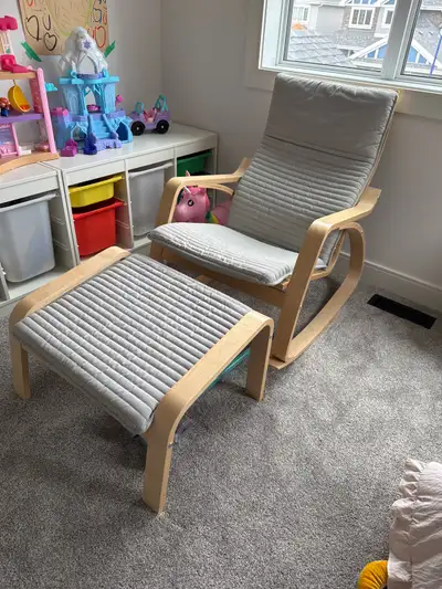 Like new. No rips or stains. Smoke free pet free home. Was used in a nursery no longer need it. Pick...