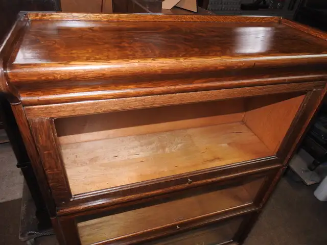 antique barrister bookcase 3 glass levels medium oak colour in Bookcases & Shelving Units in Hamilton - Image 4