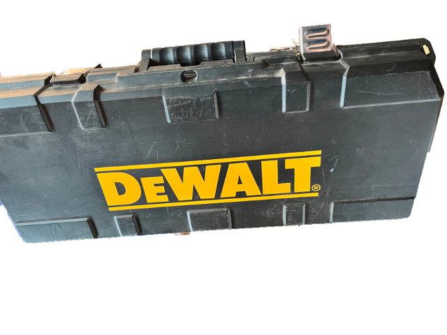 Dewalt Reciprocating Saw - Corded in Power Tools in Burnaby/New Westminster