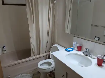 Conveniently located just a 7-minute walk from Southgate Mall and the transit station. A spacious ho...