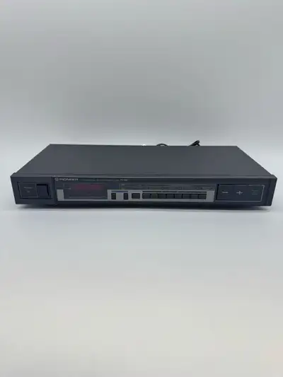 Pioneer TX-960 AM/FM Digital Synthesizer Stereo Tuner, View more