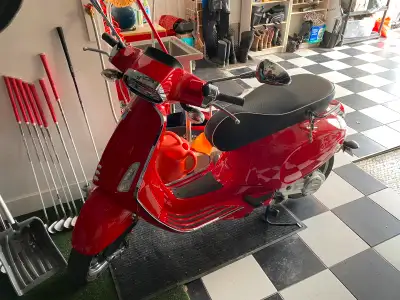 Vespa 50cc Like new 1000km