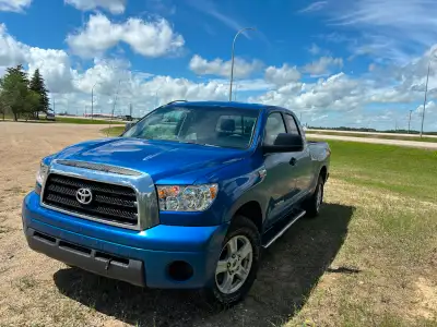 This 2007 Toyota Tundra SR5 is a capable 4x4 truck ready for your next project or daily work needs....