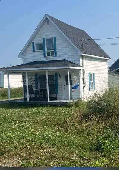 Petite maison à louer ou à vendre aux cœur de Kedgwick près de tous les commodités