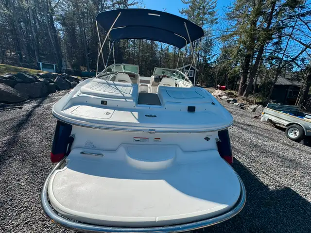 2006 Cobalt, 220, Bowrider - New Interior, Cover & Sound Syste in Powerboats & Motorboats in Muskoka - Image 6