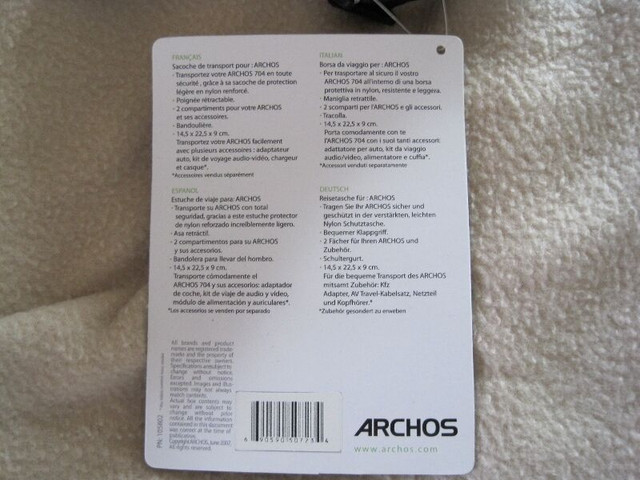 2 Différents étuis pour ARCHOS 605 80g dans Accessoires pour iPad et tablettes  à Longueuil/Rive Sud - Image 4
