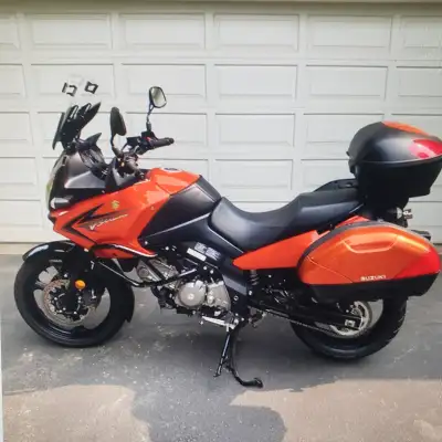 2009 Suzuki V-Strom with low kms. FULLY CERTIFIED! * immaculate condition - well maintained, *. ABS...