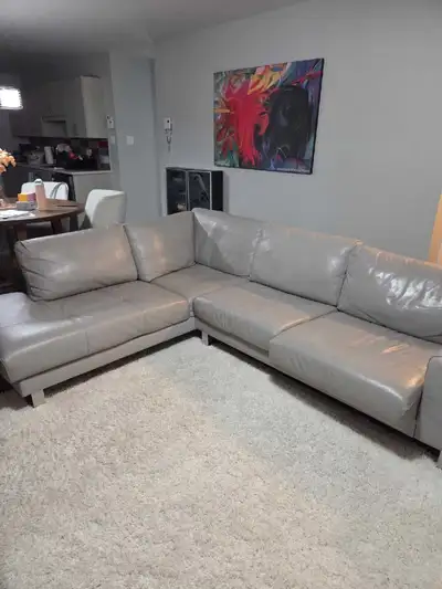 Sofa sectionnel en cuir, View more