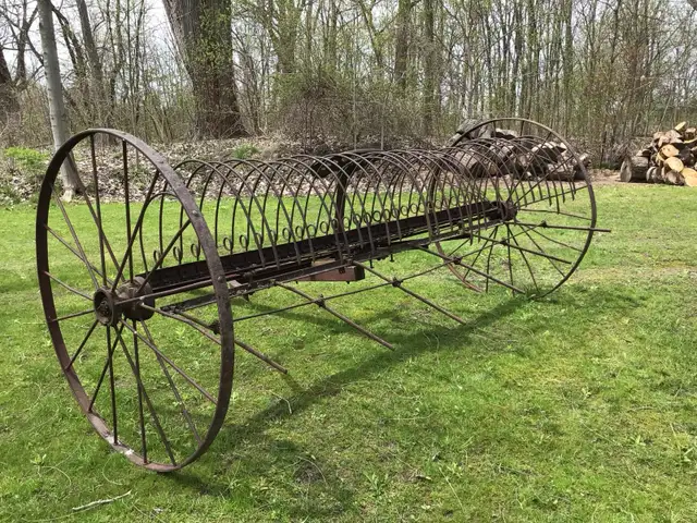Antique Hay Rake63234962153603122