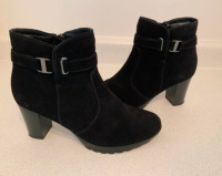 WINTER BOOTS - Ladies Fashion BOOT - Excellent Condition