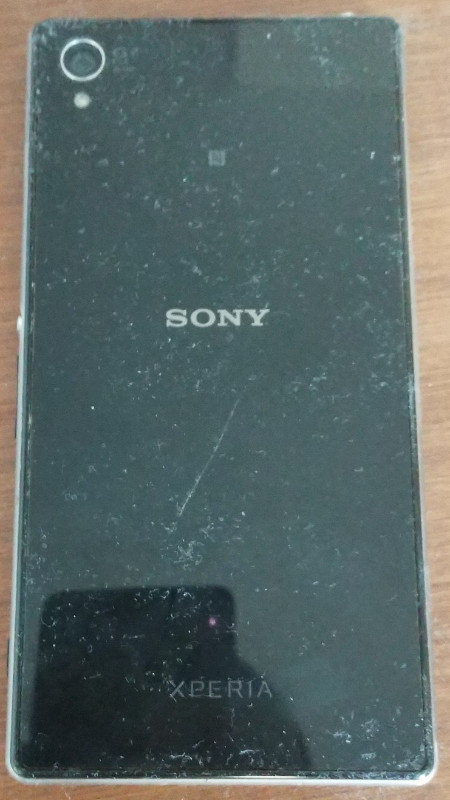 Unlocked Xperia Z1 16 GB with wire / Charger in Cell Phones in Ottawa - Image 2