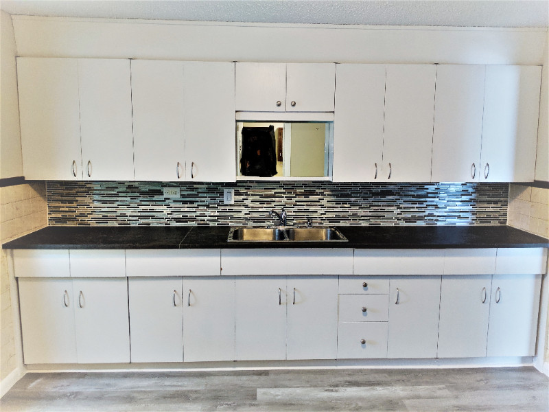 *Beautiful Large 3 Bedroom Suite in St. Boniface!!! Long Term Rentals