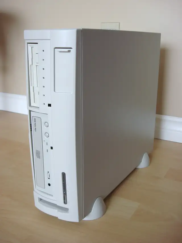 Vintage Retro gaming PC a 1990s BookPC in Desktop Computers in Edmonton - Image 5