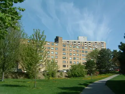 Fully Renovated 2 brm Apt-- Dundas West Scarlettand Humber River