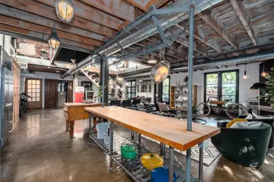 2 bedroom 2800 sq ft Converted barn hard loft