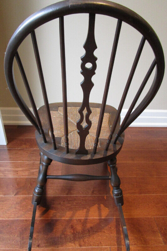 1880'S SMALL "RUSH" SEAT ROCKER in Chairs & Recliners in Hamilton - Image 2
