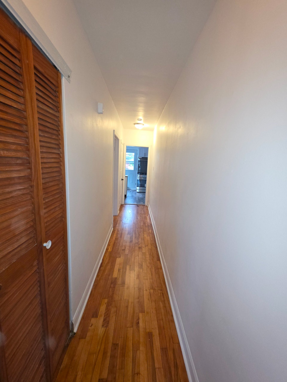 3 1/2 chauffe, Haut de Triplex a ville Saint-Laurent 4