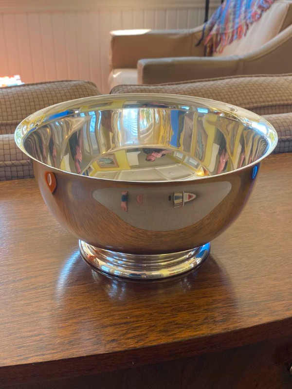 Silver Plate Bowl in Home Décor & Accents in Brockville