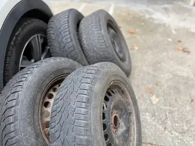 Bolt pattern 5 x 108, 16" diameter. Fit, Ford, Volvo